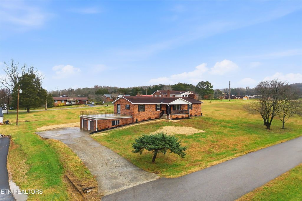 Photo of 229 Brown Crest Rd, LaFollette, TN 37766 (MLS # 1322923)