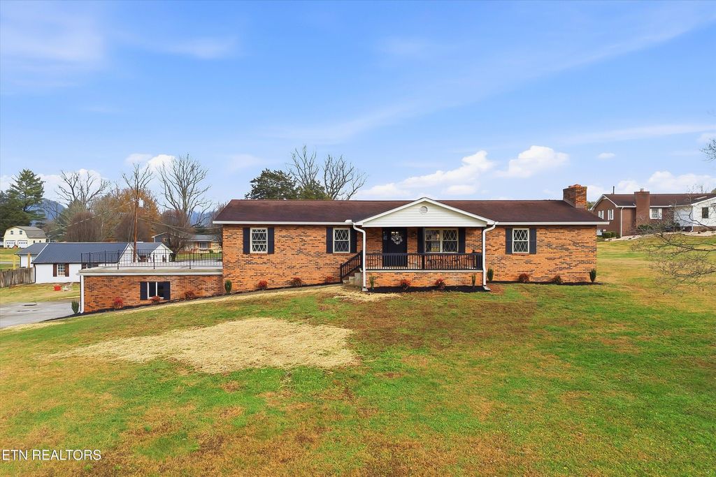 Photo of 229 Brown Crest Rd, LaFollette, TN 37766 (MLS # 1322923)