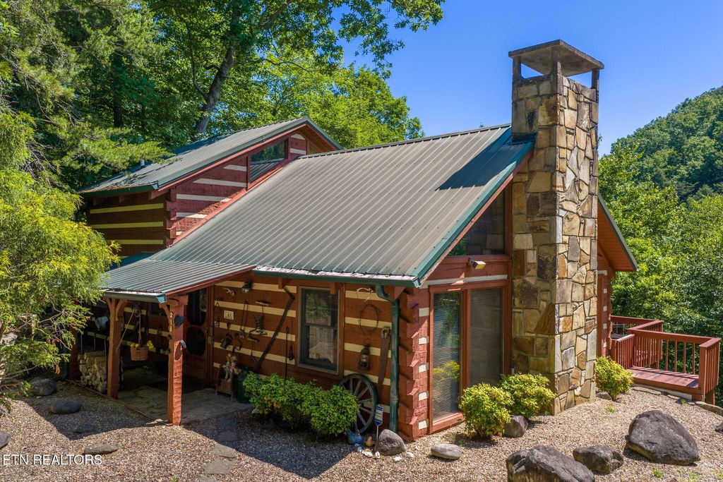 Photo of 218 Freedom Lane, Gatlinburg, TN 37738 (MLS # 1343707)