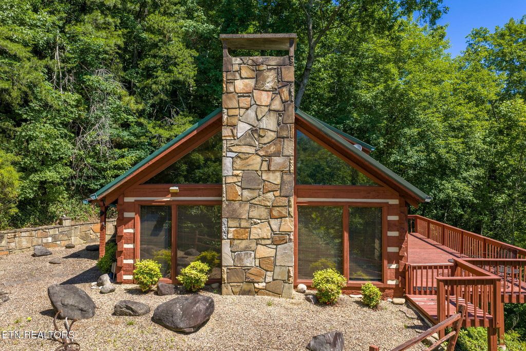Photo of 218 Freedom Lane, Gatlinburg, TN 37738 (MLS # 1343707)