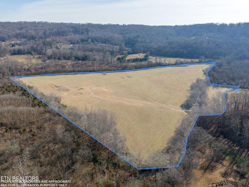 Photo of 140 Indian Creek Lane, Oliver Springs, TN 37840 (MLS # 1247739)