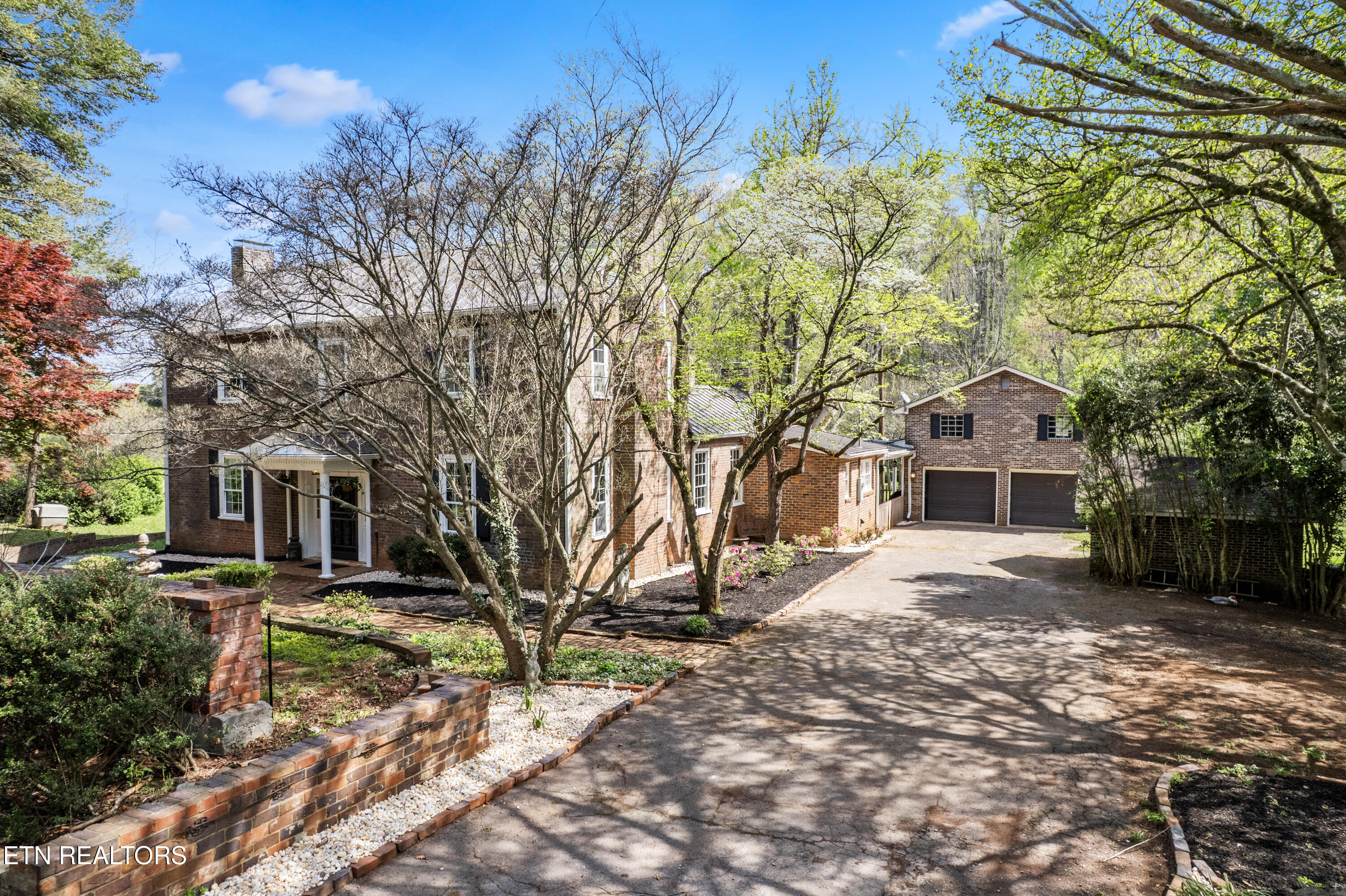 6101 Sunnyside Rd