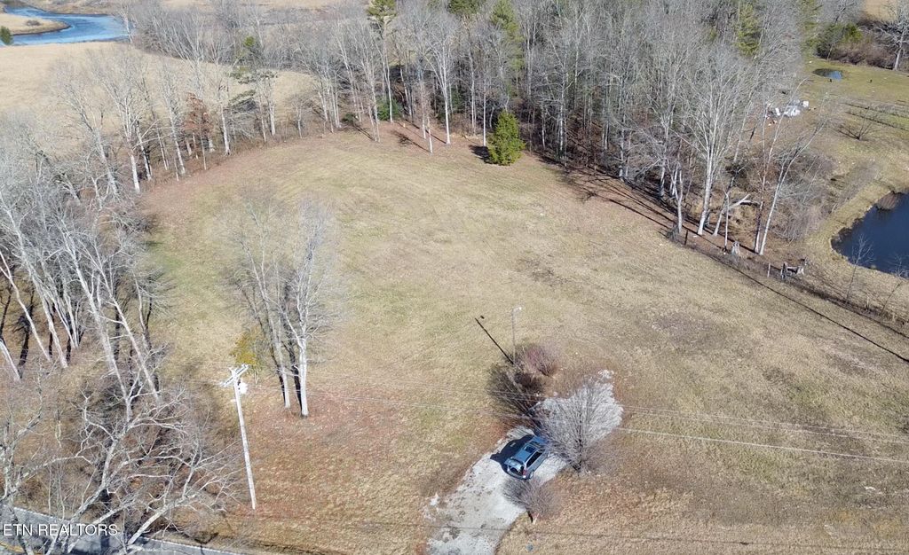 Photo of 5134 Nashville Hwy, Deer Lodge, TN 37726 (MLS # 1289497)