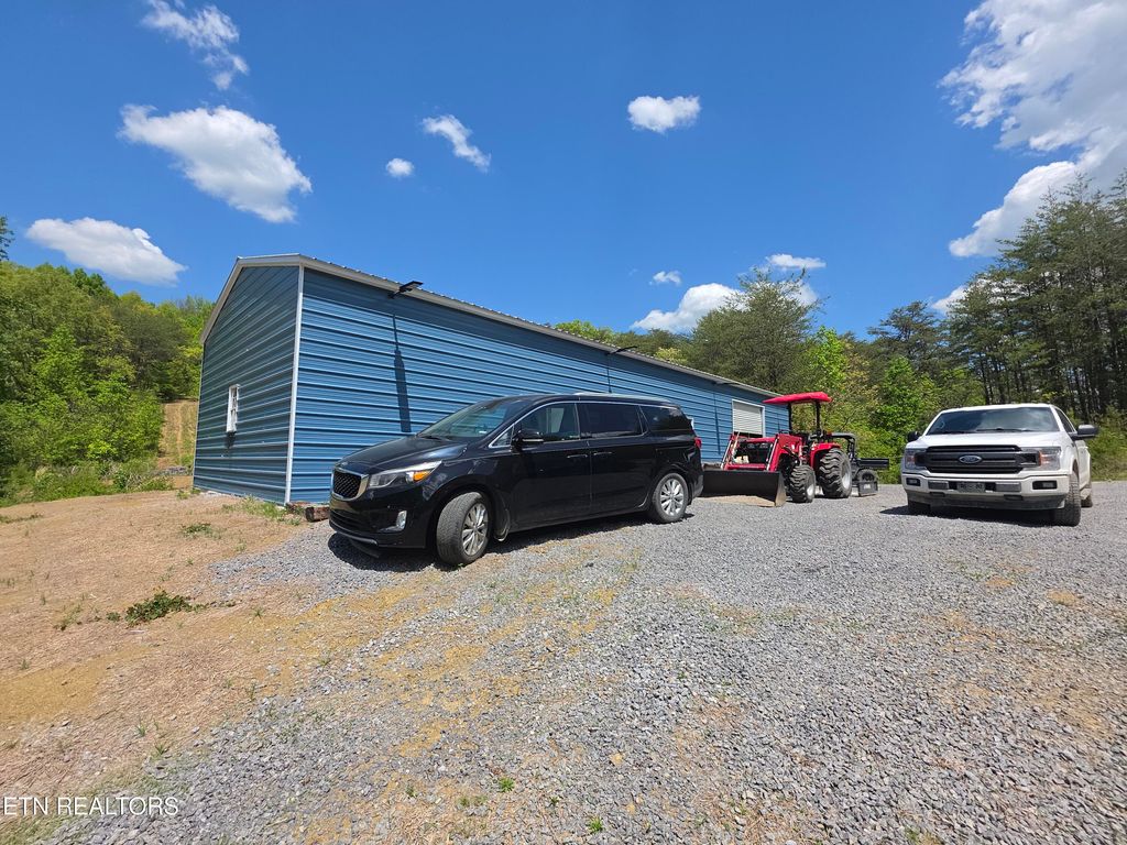 Photo of 1220 Raven Hill Rd, Tazewell, TN 37879 (MLS # 1338259)