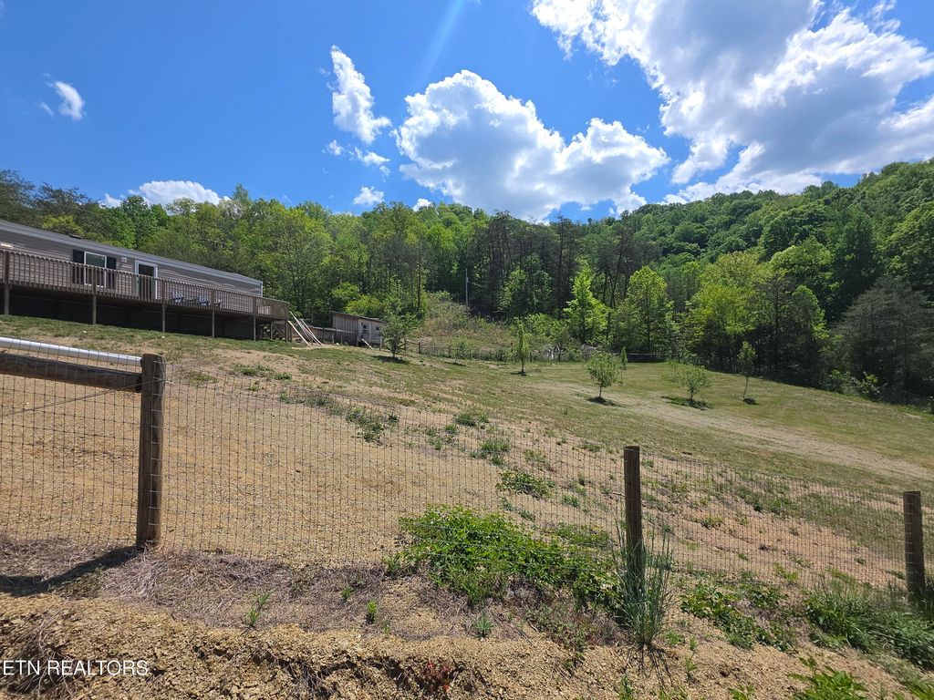 Photo of 1220 Raven Hill Rd, Tazewell, TN 37879 (MLS # 1338259)