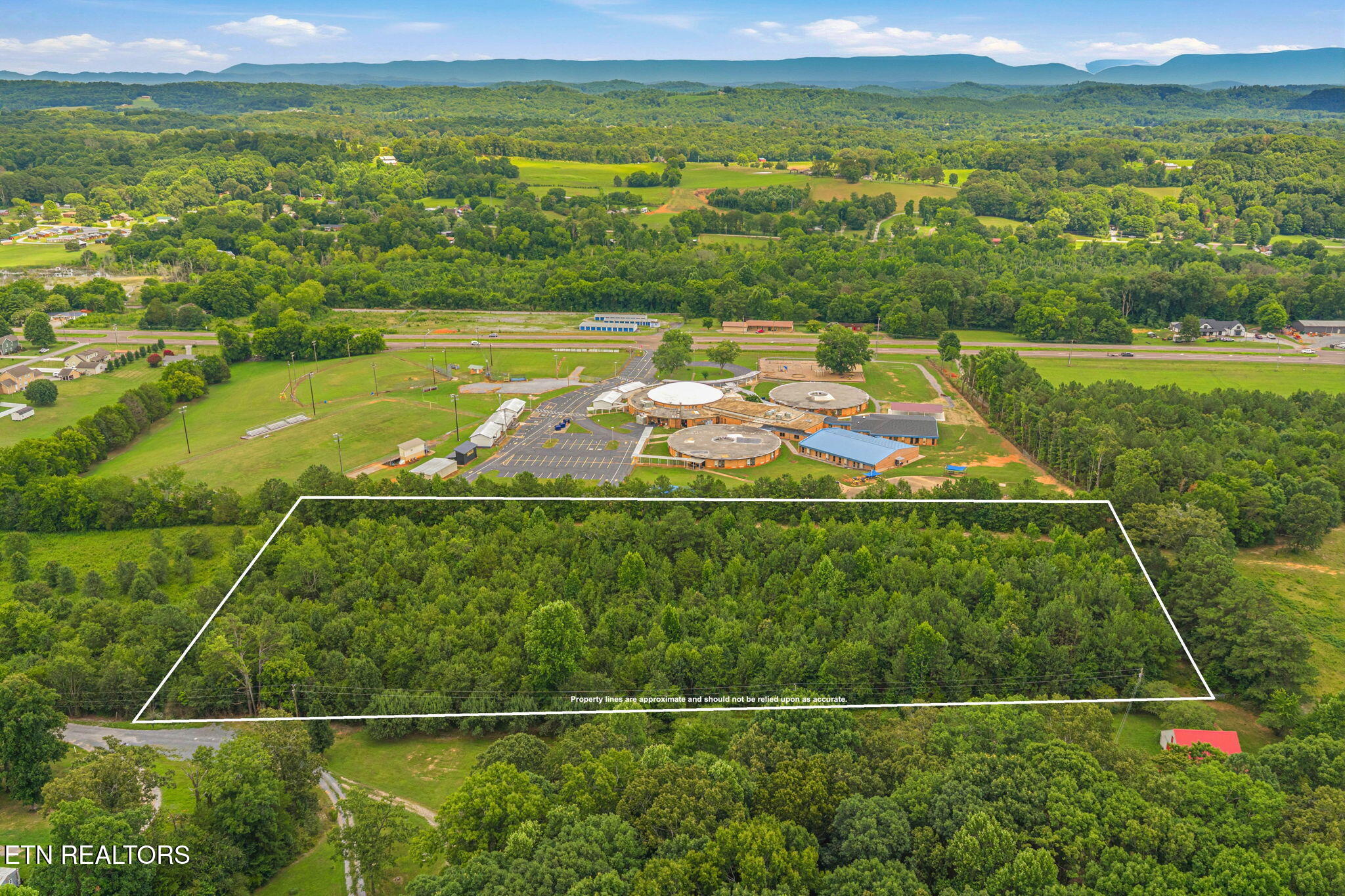 Photo 1 of 27 — 00 County Road 101, Riceville, TN 37370