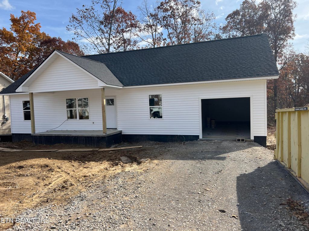 Photo of 2113 Utah Trace, Crossville, TN 38572 (MLS # 1320124)