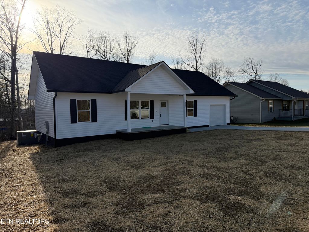 Photo of 2113 Utah Trace, Crossville, TN 38572 (MLS # 1320124)