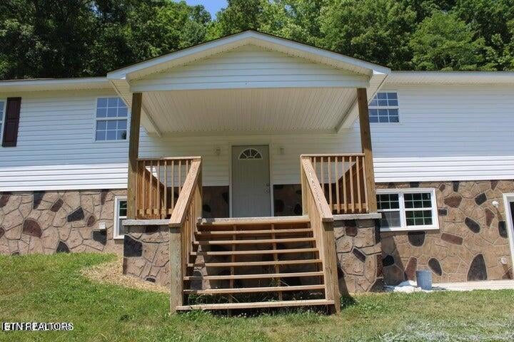 2915 Flat Hollow Rd