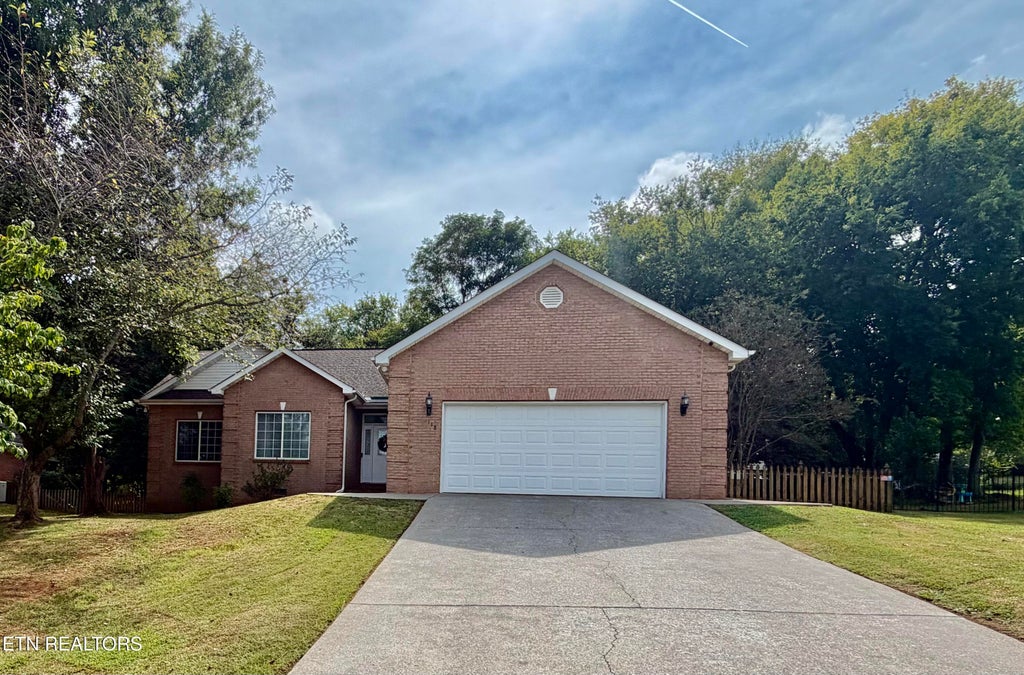 Photo of 118 Windsor Drive, Maryville, TN 37803 (MLS # 1354841)