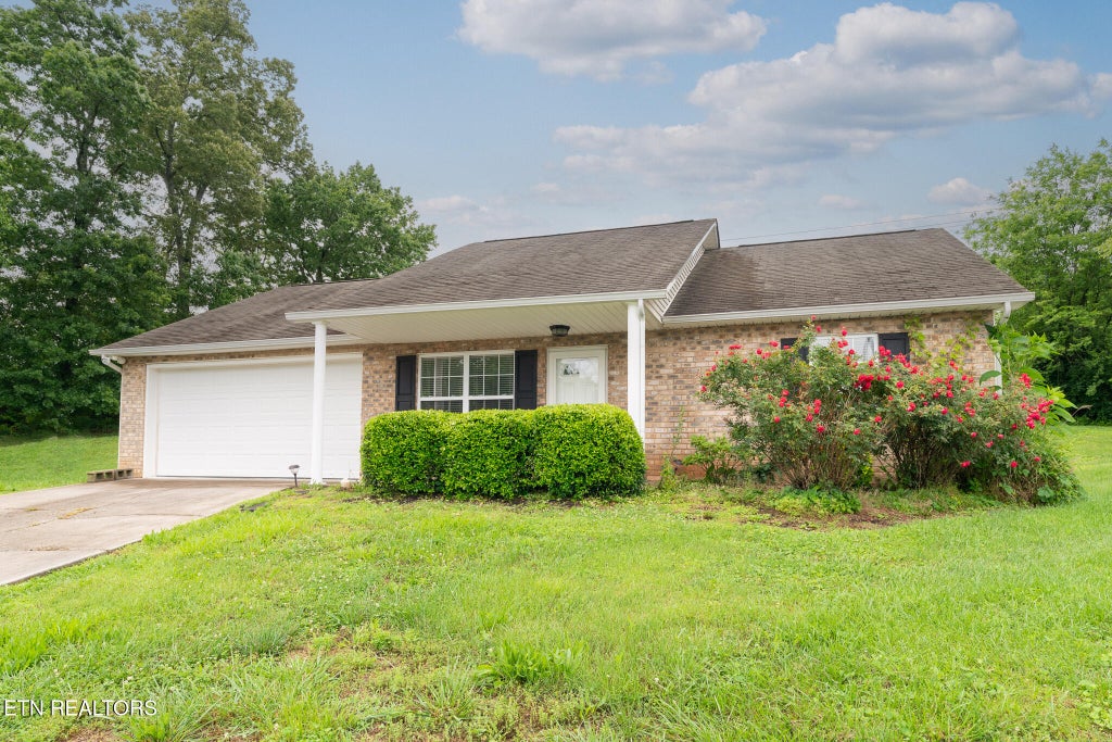 Photo of 730 Drakewood Rd, Knoxville, TN 37924 (MLS # 1303215)