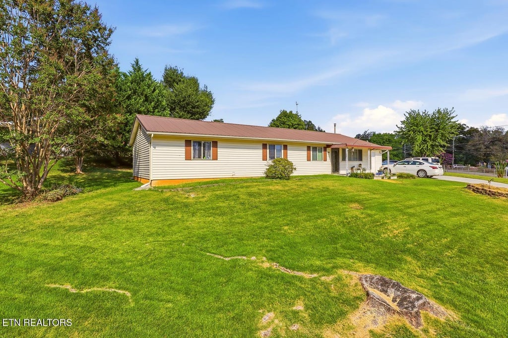 Photo of 1500 Rambling Drive, Knoxville, TN 37912 (MLS # 1355279)