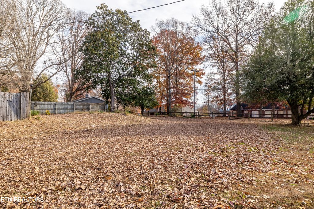 Photo of 597 W Hunt Rd, Alcoa, TN 37701 (MLS # 1246496)