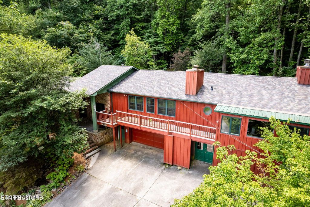 Photo of 355 E Chestnut Hill Rd, Townsend, TN 37882 (MLS # 1252356)