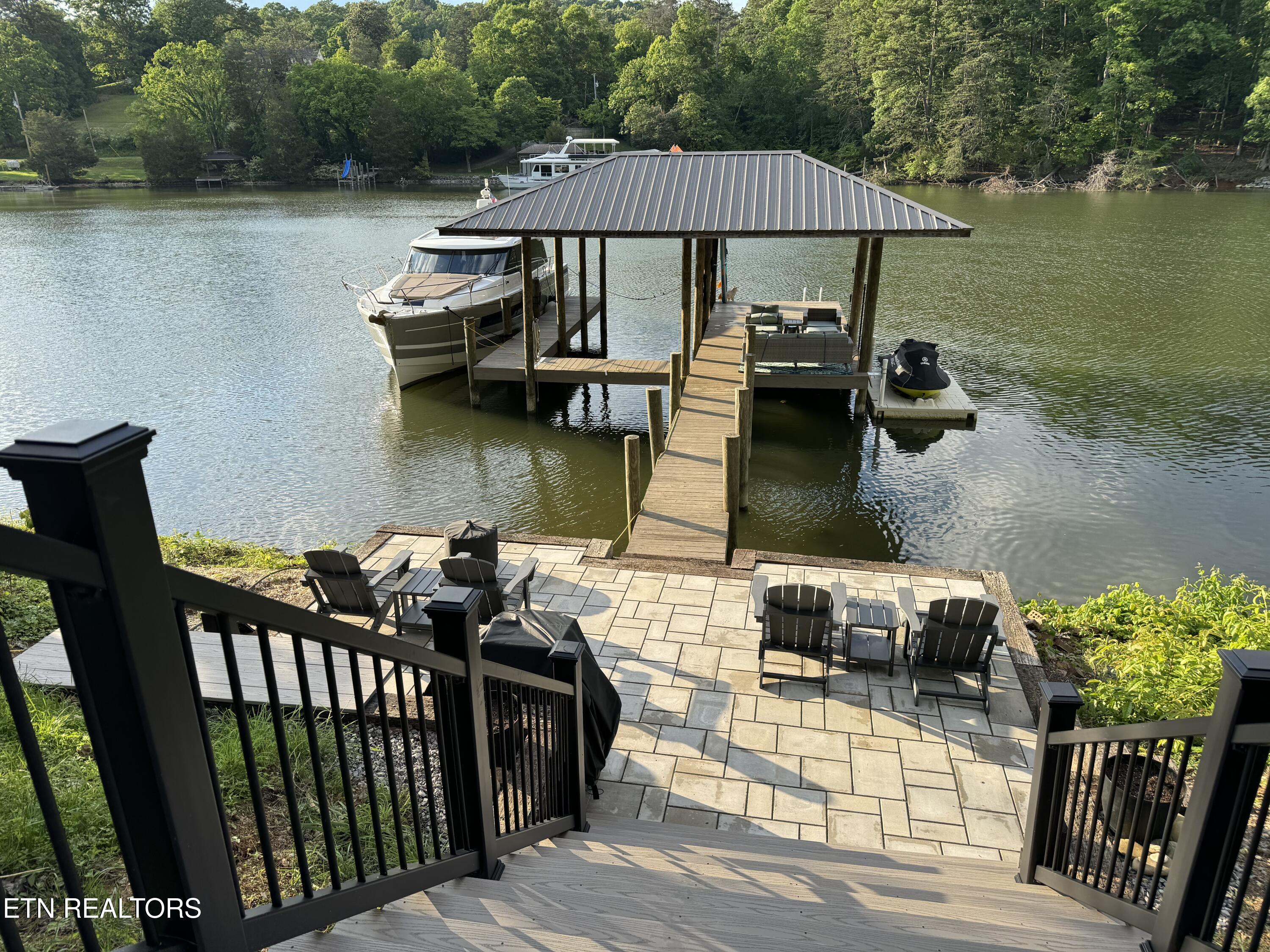 3552 Lakeland Drive