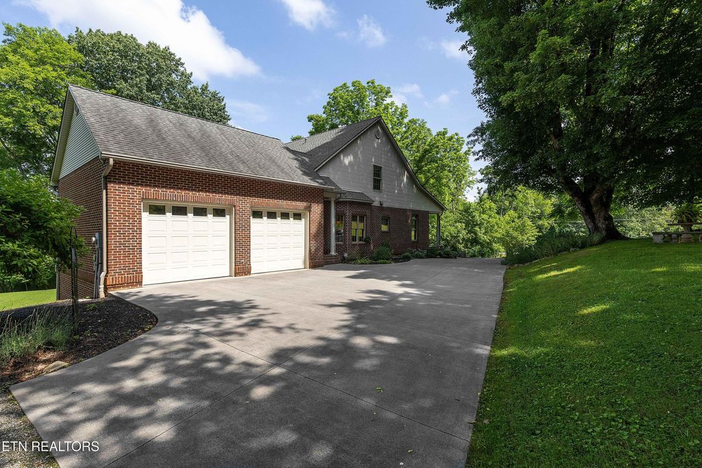 Photo of 2939 RIVER Rd, Loudon, TN 37774 (MLS # 1304157)