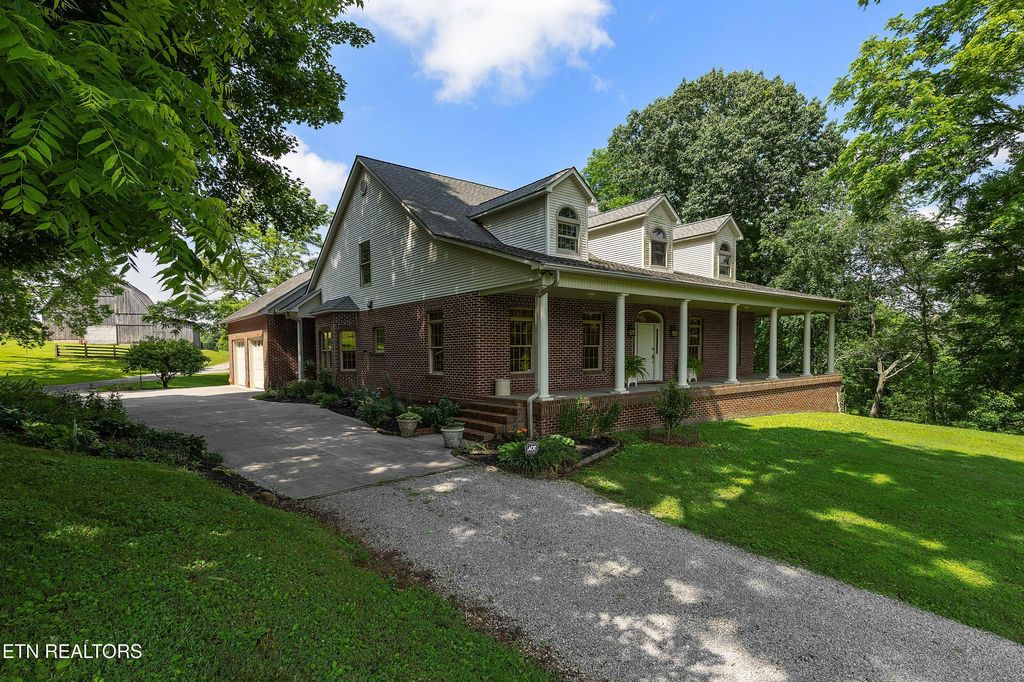 Photo of 2939 RIVER Rd, Loudon, TN 37774 (MLS # 1304157)