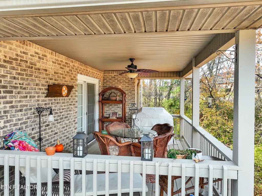 Photo of 921 Mercer Drive, Maryville, TN 37801 (MLS # 1322161)