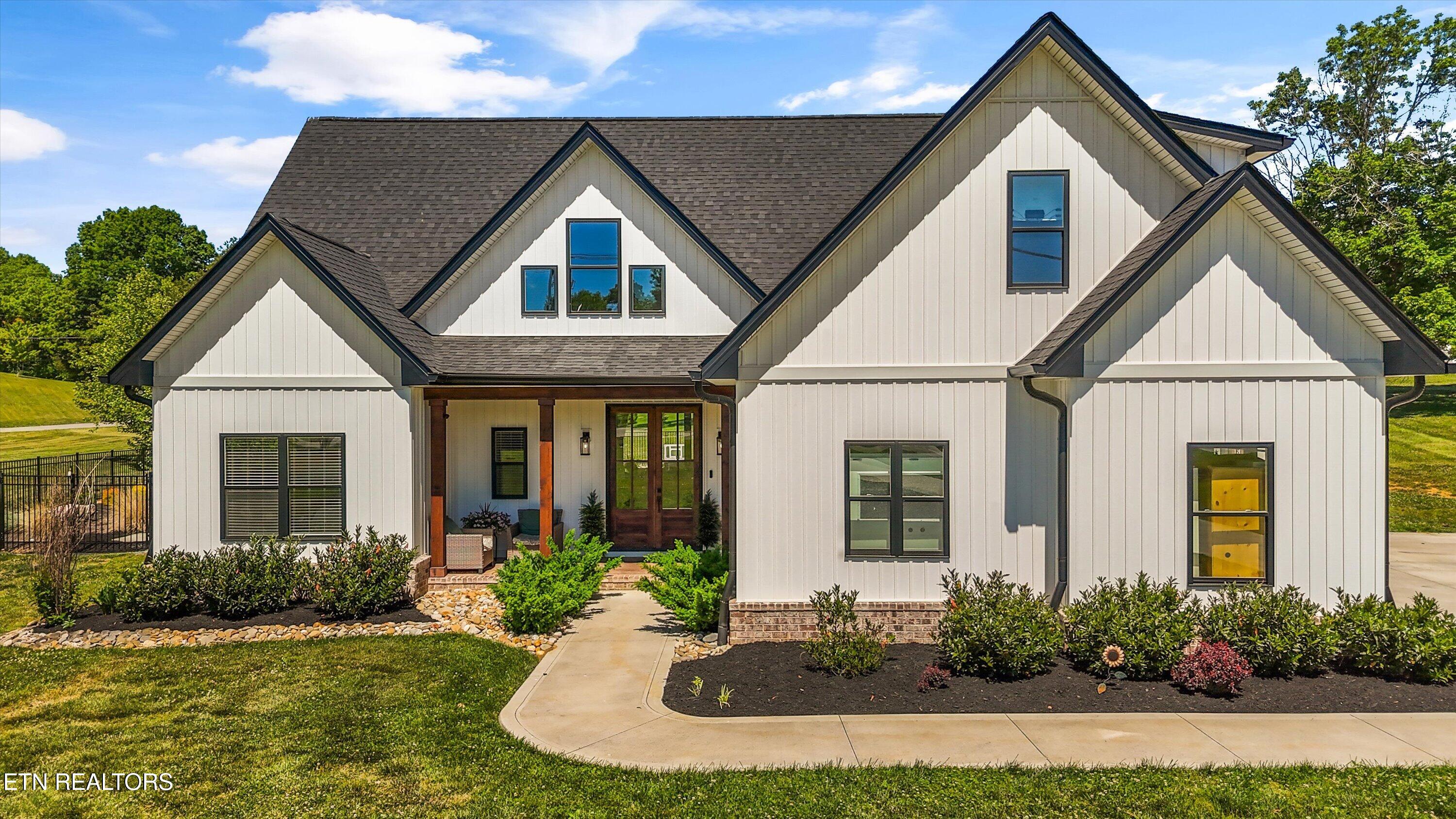 8233 Tazewell Pike