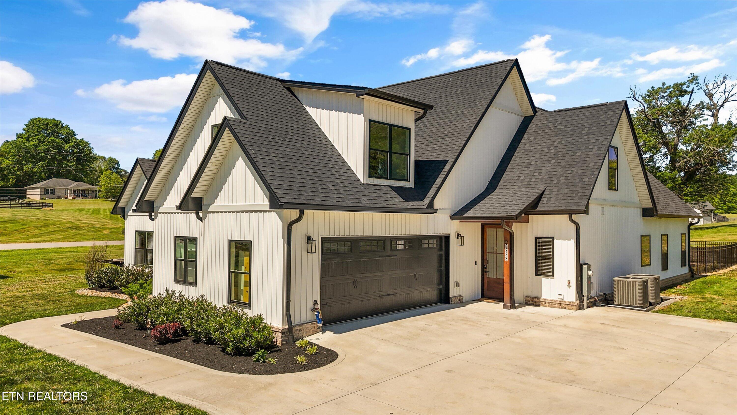 8233 Tazewell Pike