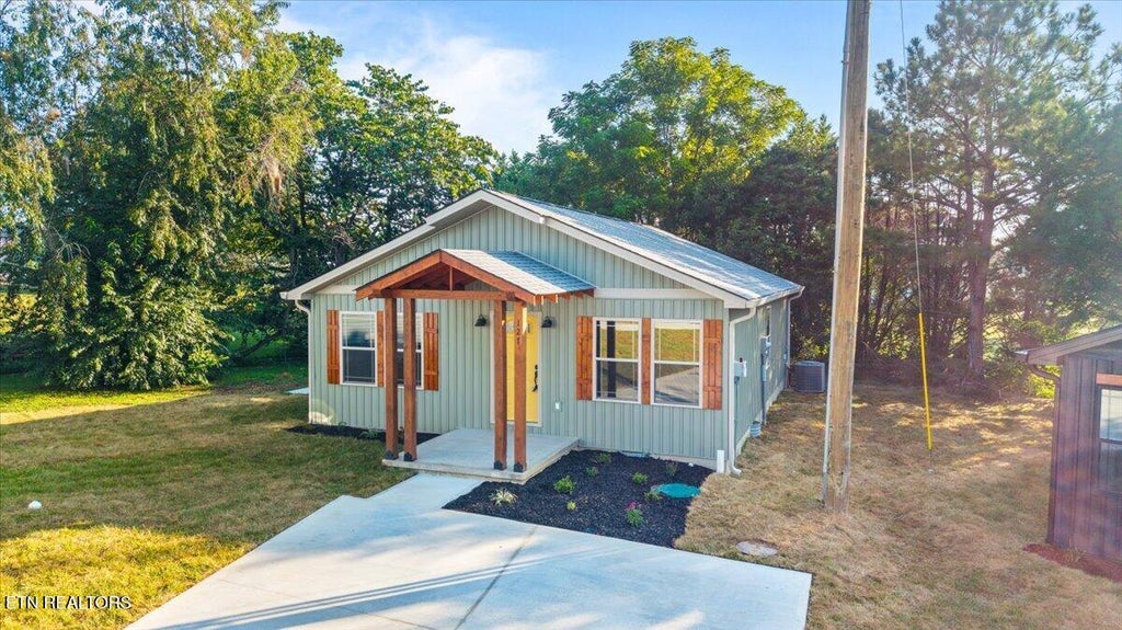 Photo of 127 Azalea Lane Ln #4, Jacksboro, TN 37757 (MLS # 1354930)