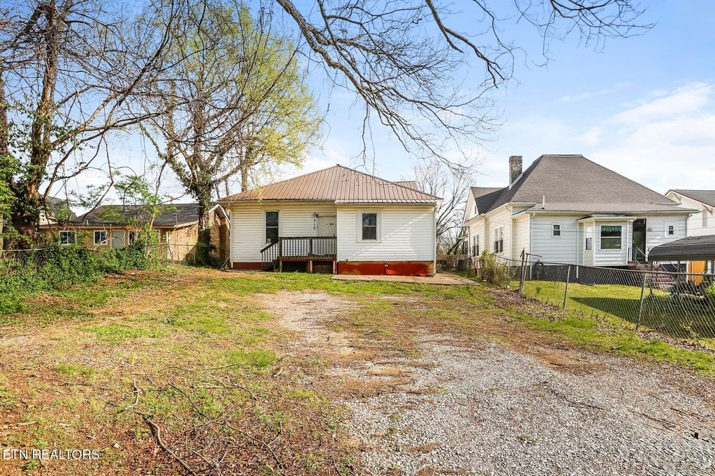 Photo of 515 Ben Hur Ave #B, Knoxville, TN 37915 (MLS # 1334488)