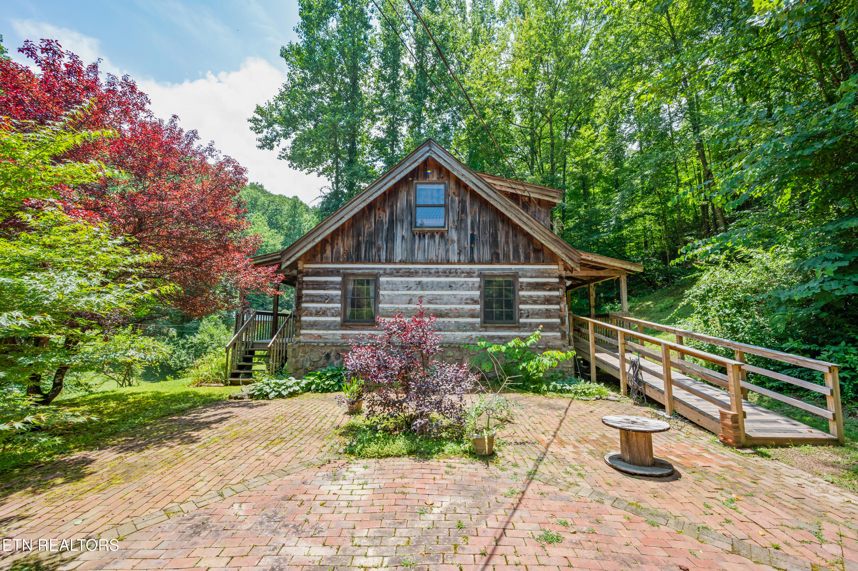 727 Hidden Valley Rd
