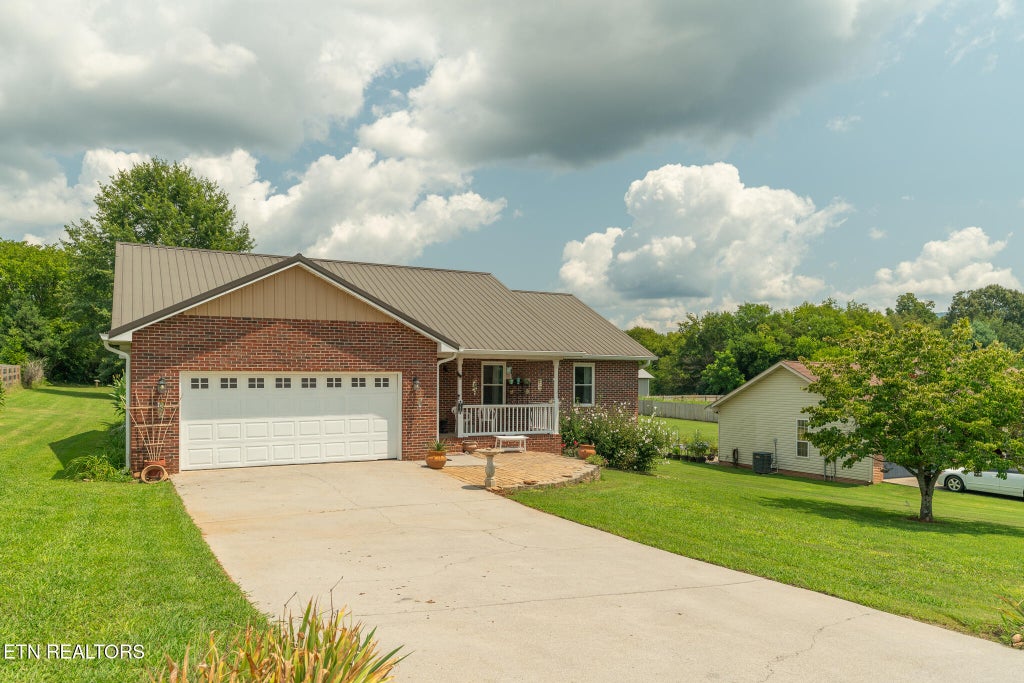 Photo of 750 Meadow Ridge Rd, Walland, TN 37886 (MLS # 1351812)