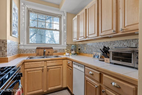 Tiny photo for 190 N Crest Rd #4, Chattanooga, TN 37404 (MLS # 1360199)
