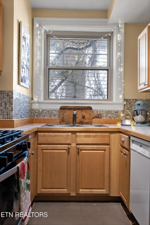 Tiny photo for 190 N Crest Rd #4, Chattanooga, TN 37404 (MLS # 1360199)