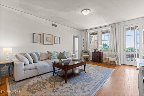 Tiny photo for 190 N Crest Rd #4, Chattanooga, TN 37404 (MLS # 1360199)