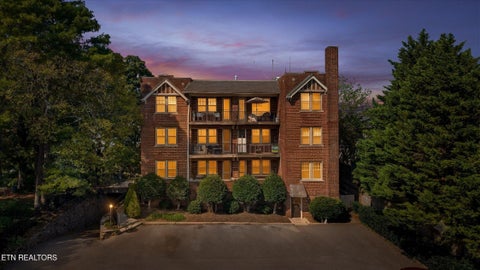 Photo of 190 N Crest Rd #4, Chattanooga, TN 37404 (MLS # 1360199)