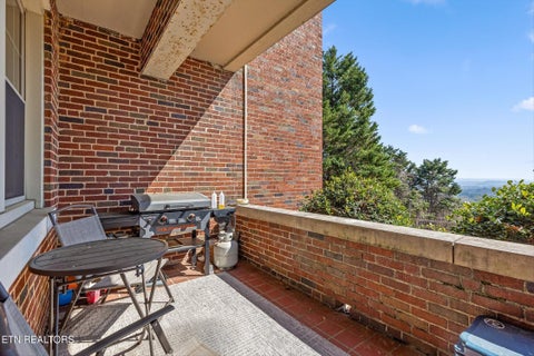 Tiny photo for 190 N Crest Rd #4, Chattanooga, TN 37404 (MLS # 1360199)