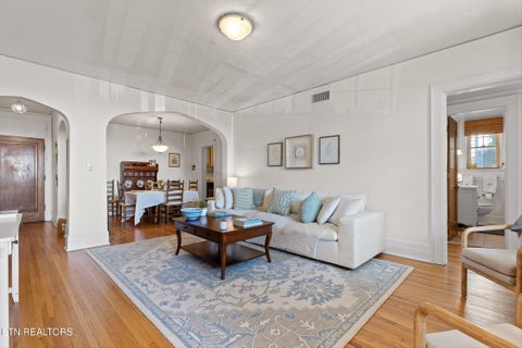 Tiny photo for 190 N Crest Rd #4, Chattanooga, TN 37404 (MLS # 1360199)