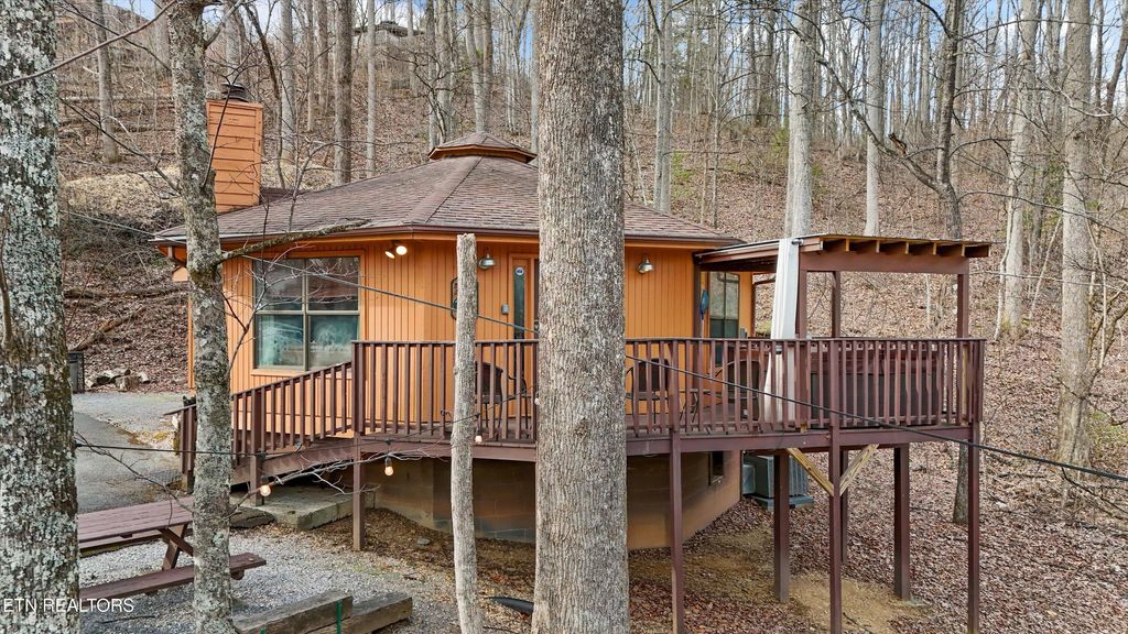 Photo of 1103 Villa Lane, Gatlinburg, TN 37738 (MLS # 1330158)