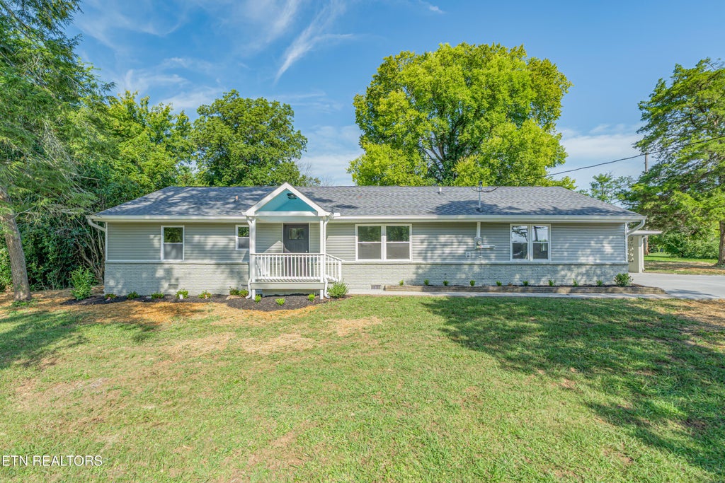Photo of 349 Land Oak Rd, Knoxville, TN 37922 (MLS # 1353553)