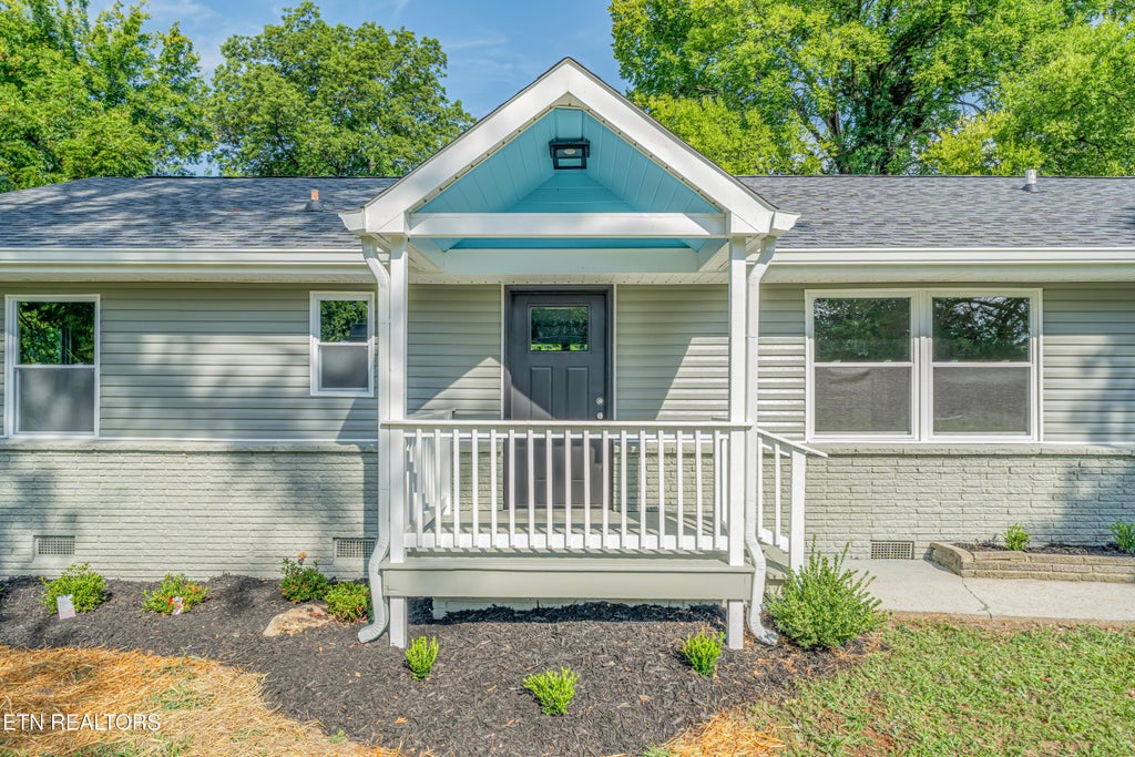 Photo of 349 Land Oak Rd, Knoxville, TN 37922 (MLS # 1353553)