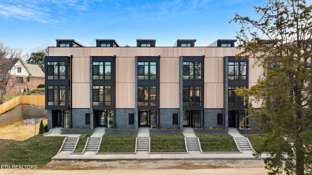 Photo of 3976 Midland Ave, Knoxville, TN 37919 (MLS # 1328297)