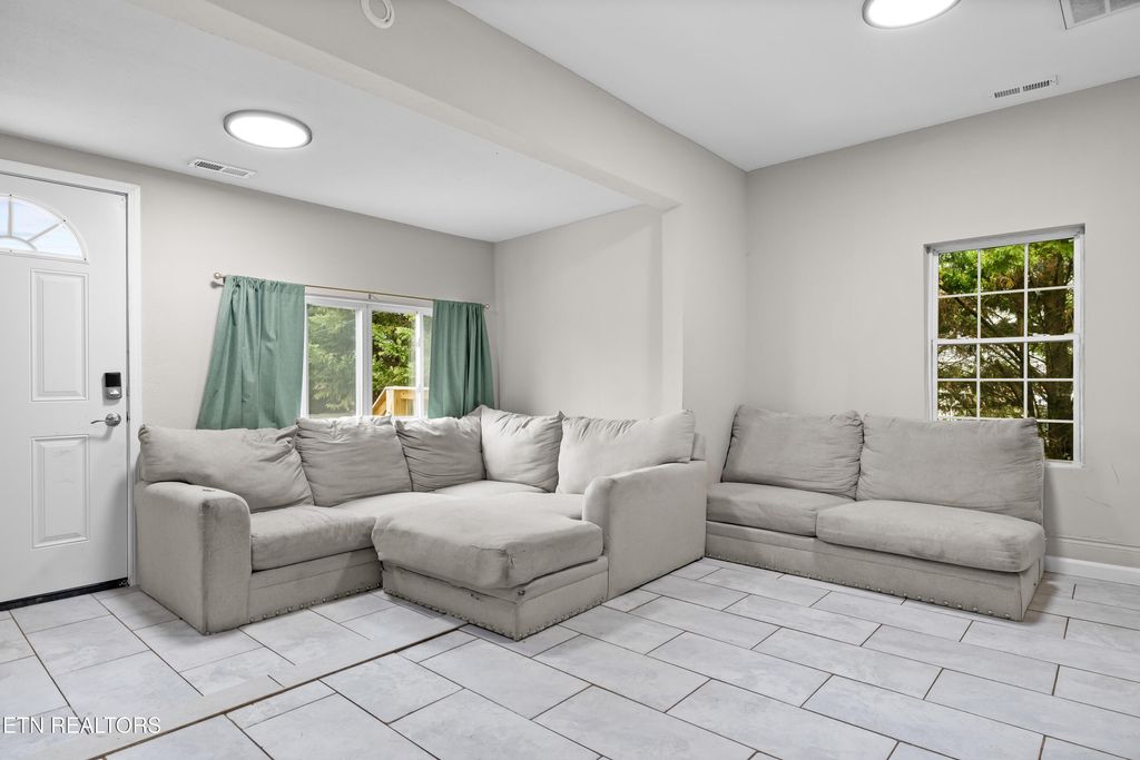 Photo of 838 Railroad St, Maryville, TN 37804 (MLS # 1331442)