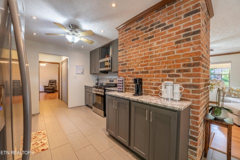 Tiny photo for 1429 Farrington Drive, Knoxville, TN 37923 (MLS # 1349615)