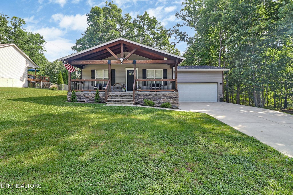 Photo of 1004 Tia Lane, Crossville, TN 38572 (MLS # 1344592)