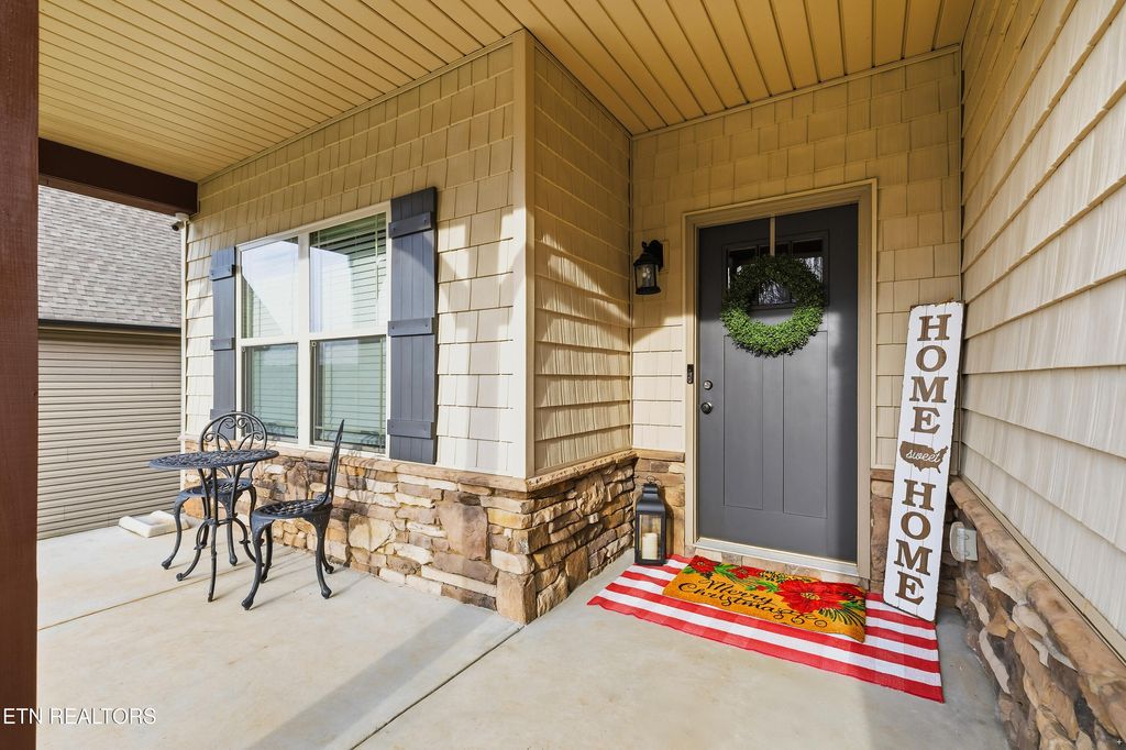 Photo of 1230 Peake Lane, Knoxville, TN 37922 (MLS # 1323374)