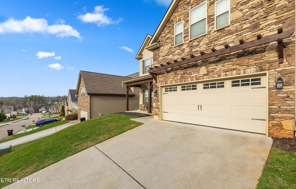 Photo of 1230 Peake Lane, Knoxville, TN 37922 (MLS # 1323374)