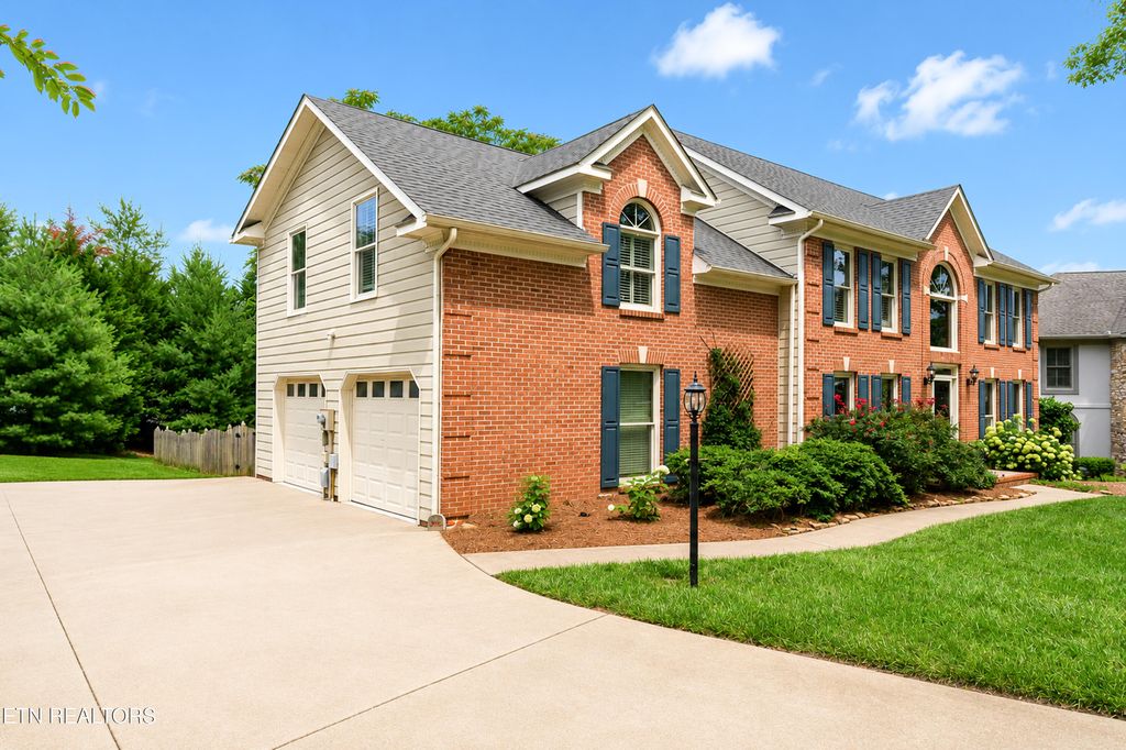 Photo of 1044 Paddington Rd, Knoxville, TN 37922 (MLS # 1345111)