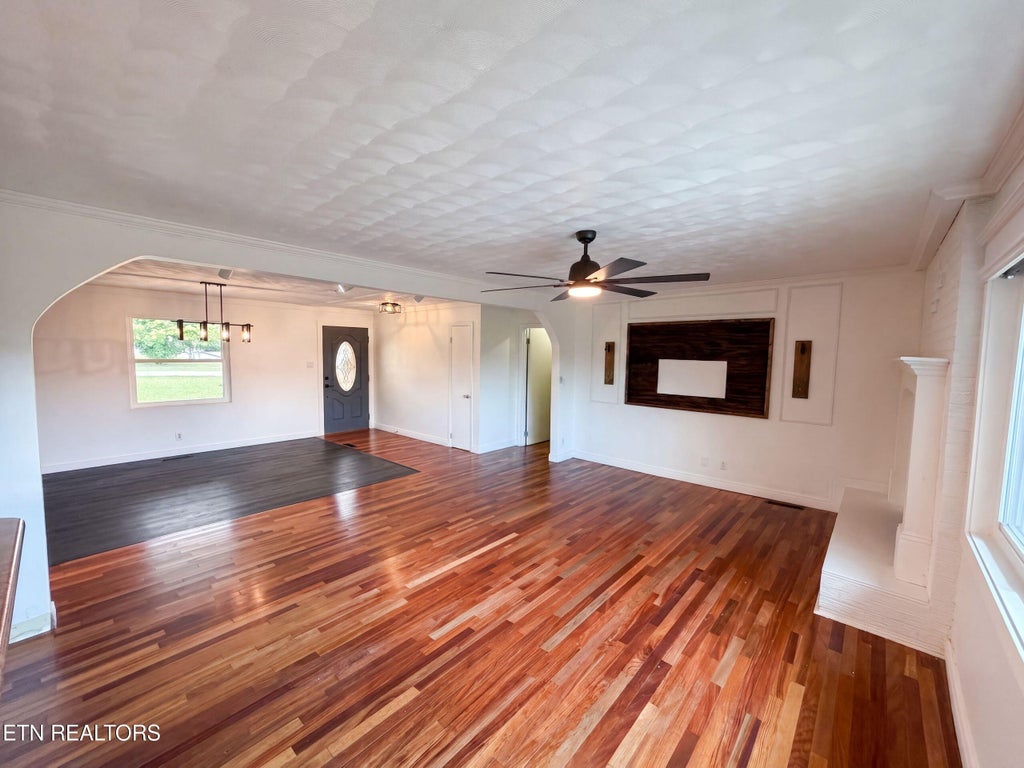 Photo of 302 Sunset Lane, Harriman, TN 37748 (MLS # 1356677)