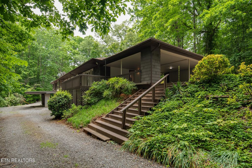 Photo of 123 Manor Rd, Clinton, TN 37716 (MLS # 1293858)