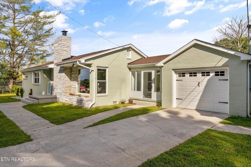 Photo of 1923 Main St, White Pine, TN 37890 (MLS # 1266221)