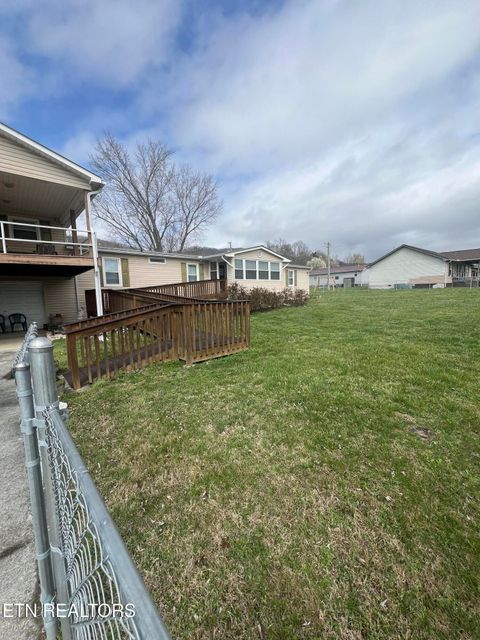 Photo of 205 Ellison Rd, LaFollette, TN 37766 (MLS # 1332275)