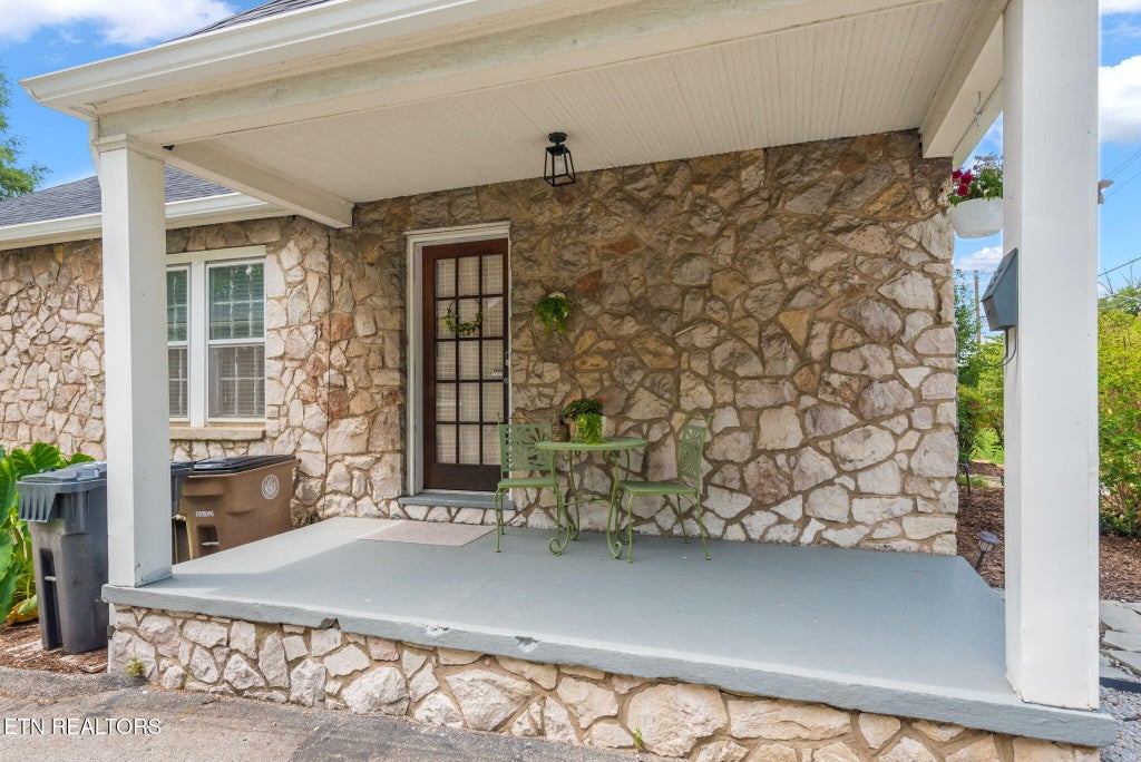 Photo of 3004 Sanders Drive, Knoxville, TN 37918 (MLS # 1282315)