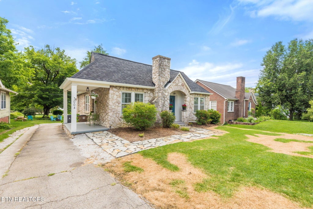 Photo of 3004 Sanders Drive, Knoxville, TN 37918 (MLS # 1282315)